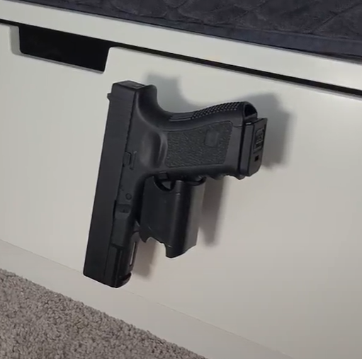 Eagle. Magnetic Mount.