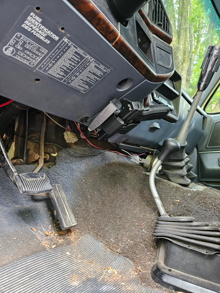 Nathan Thorne's ARMOTECH 4.0 installation in a 1991 F-150